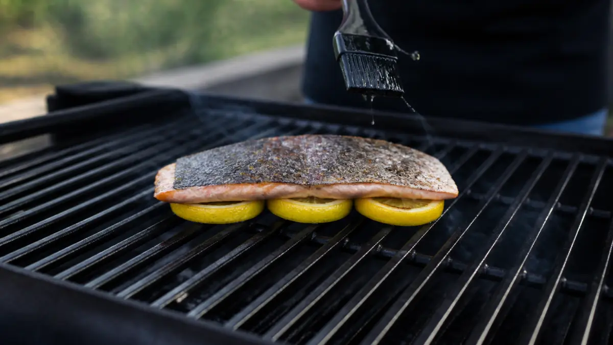Poisson au barbecue : l'astuce pour qu'il ne colle pas à la grille