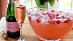Soupe de champagne à la framboise : la recette festive