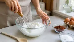 Mousse au chocolat aérienne : la recette en 10 minutes chrono