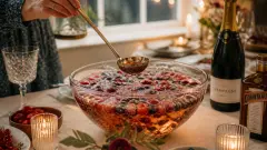 Soupe de champagne aux fruits rouges : la recette festive
